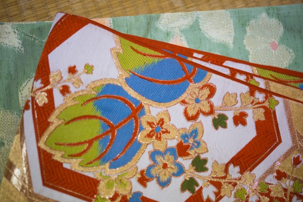 相良刺繍の帯はどの格なの？帯の格についてと選び方のコツを紹介サムネイル